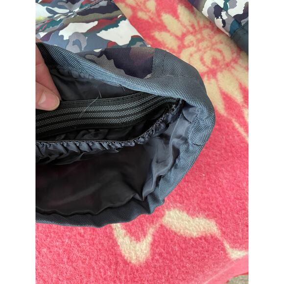 Arctix multi-color camo print snow pants outdoor Child Size Medium - Picture 6 of 8